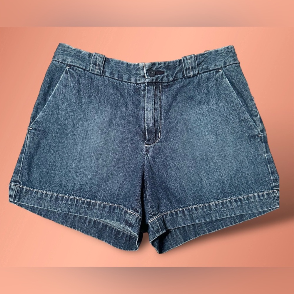 Gap lightweight denim shorts size 2 classic fit; EUC; soft denim